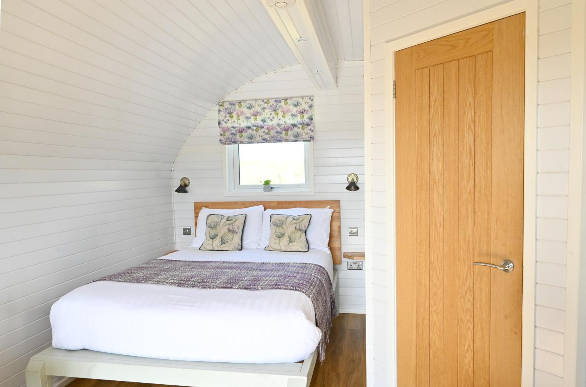 Luxury Glamping Pods - The Heft & The Hirsel Appartement Glasgow Buitenkant foto