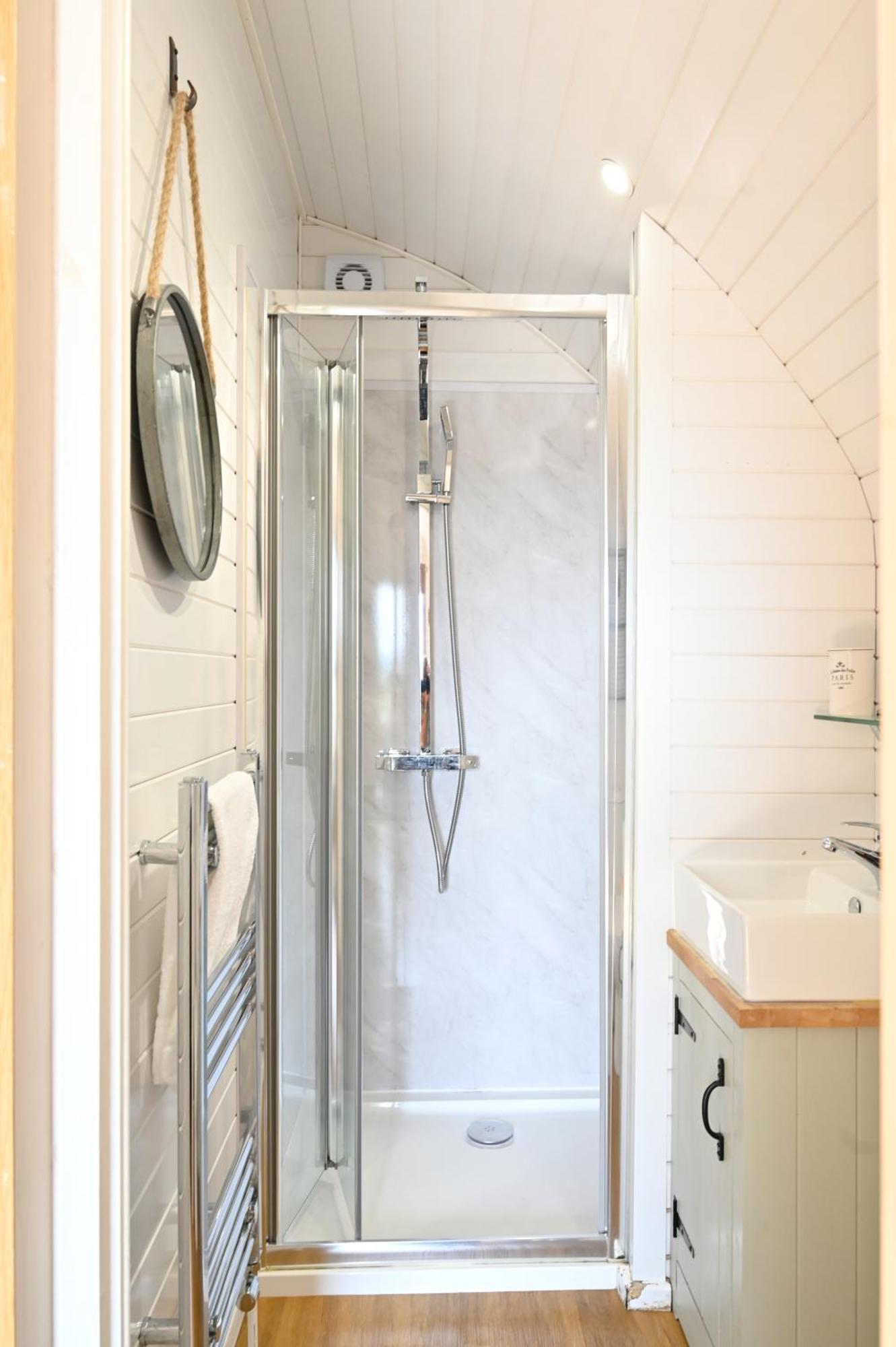 Luxury Glamping Pods - The Heft & The Hirsel Appartement Glasgow Buitenkant foto