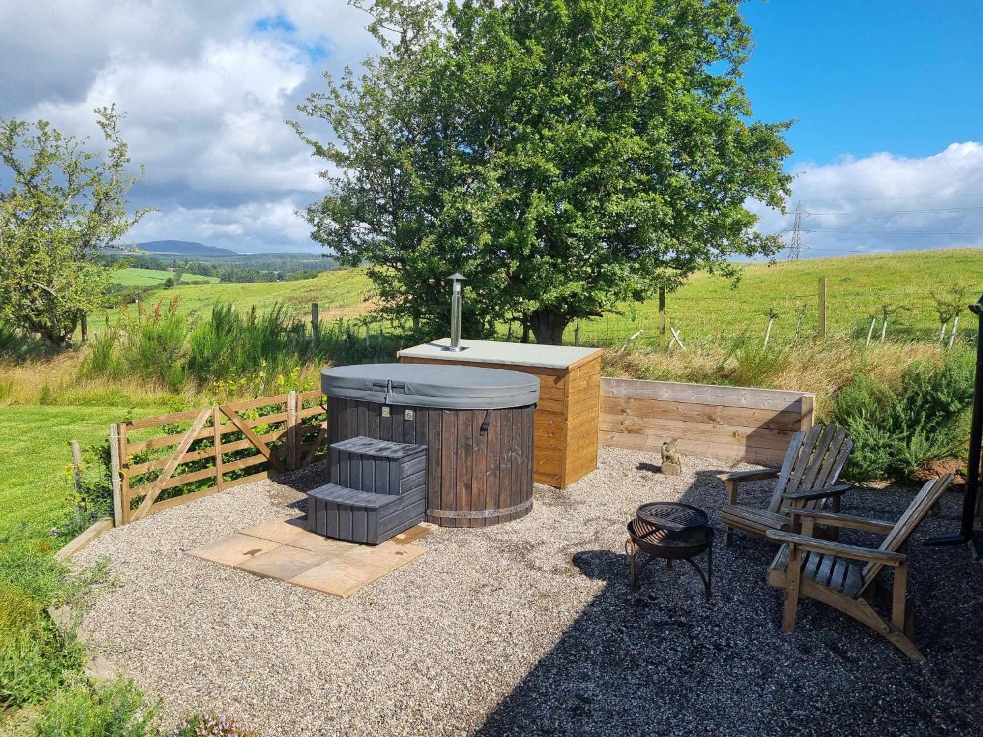 Luxury Glamping Pods - The Heft & The Hirsel Appartement Glasgow Buitenkant foto